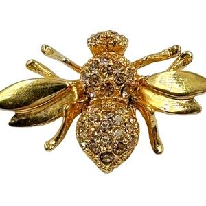 ST. JOHN Goldtone Swarovski Crystal Bee Brooch Signed Pin 24KGP